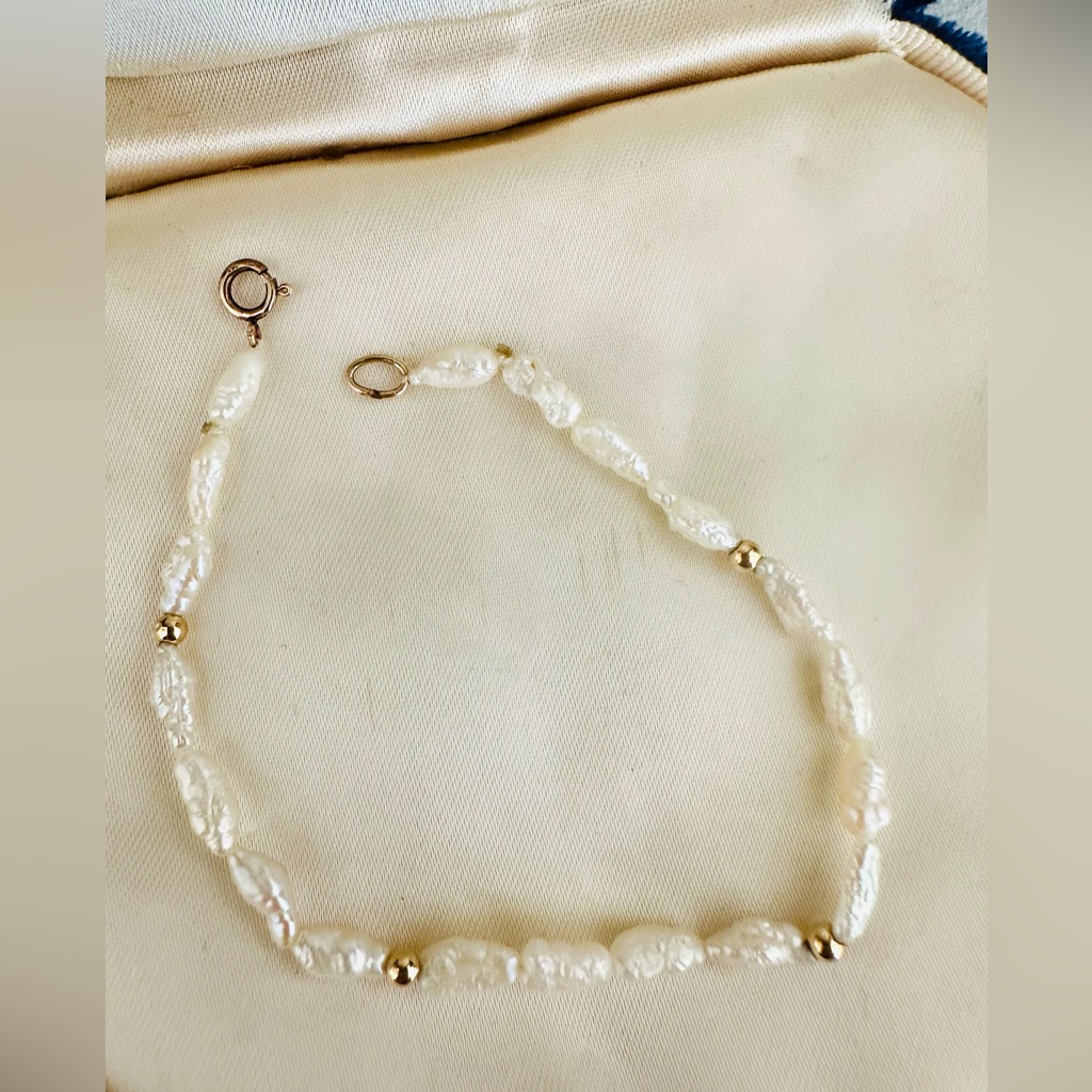 Vintage 14 Kt Gold Pearl Bracelet